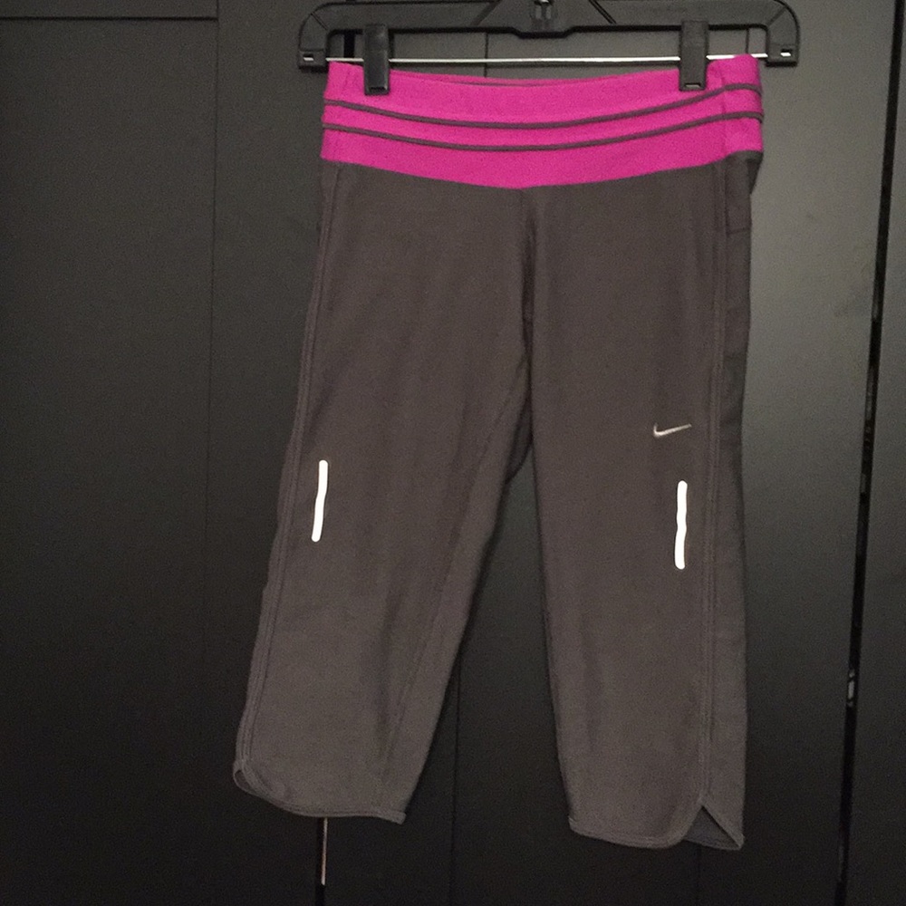 Women’s Nike Size small capris
